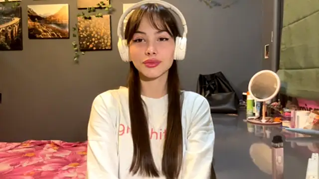 MysticAlisa online show from October 2025 12:25:01 PM