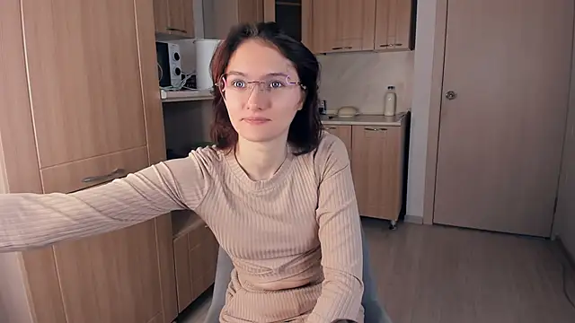 LorrieDegonia online show from November 2025 04:11:01 AM