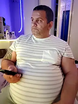 Zsoltzsolti23 online show from November 2025 03:15:02 PM