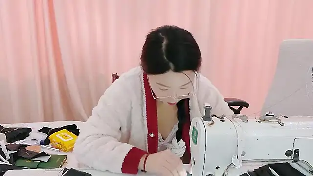 CCOO520 online show from October 2025 04:16:02 AM