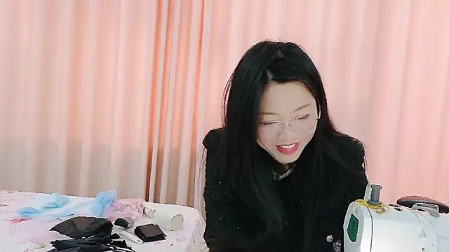 CCOO520 online show from October 2025 04:24:02 AM