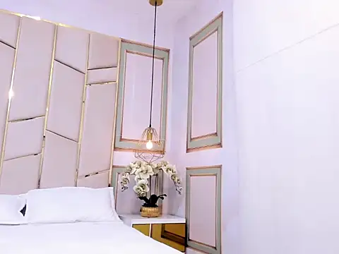 Snapshot of Laia_18 chatting on October 2025 11:43:01 AM Laia 18 online show from October 2025 11:43:01 AM