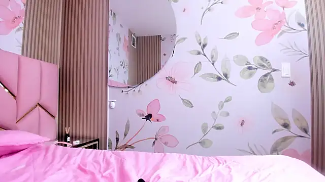 Snapshot of Laia_18 chatting on November 2025 12:16:02 PM Laia 18 online show from November 2025 12:16:02 PM