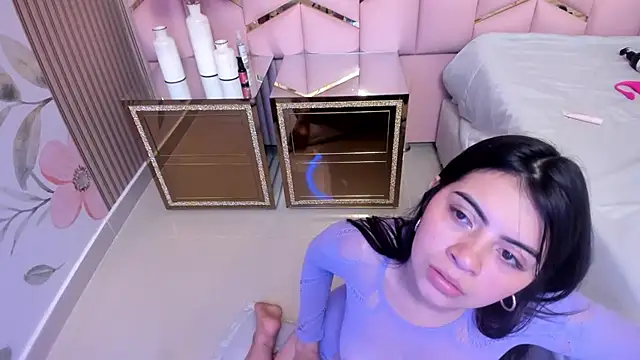 Snapshot of Laia_18 chatting on November 2025 12:36:01 AM Laia 18 online show from November 2025 12:36:01 AM