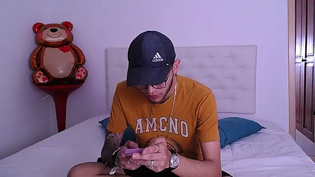 Snapshot of cock_fox chatting on October 2025 07:22:01 PM cock fox online show from October 2025 07:22:01 PM