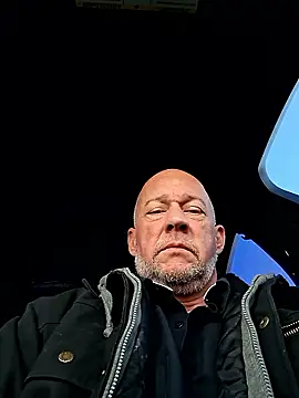 moonbeam37 online show from December 2025 02:43:02 PM