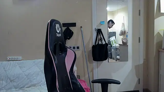 Snapshot of junokun22 chatting on October 2025 06:50:02 PM junokun22 online show from October 2025 06:50:02 PM