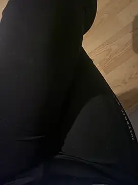 melisss2 online show from March 2026 03:50:01 PM