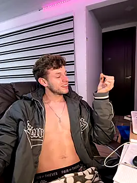 noah red online show from October 2025 05:51:02 AM