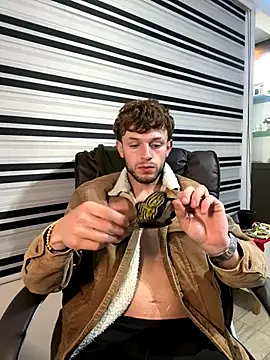 noah red online show from October 2025 01:40:01 AM