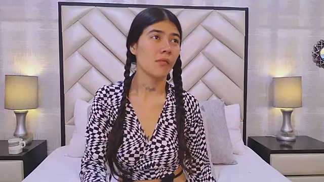 Snapshot of CristalShayy chatting on February 2026 11:20:02 AM CristalShayy online show from February 2026 11:20:02 AM