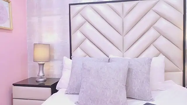 Snapshot of CristalShayy chatting on March 2026 11:49:01 AM CristalShayy online show from March 2026 11:49:01 AM