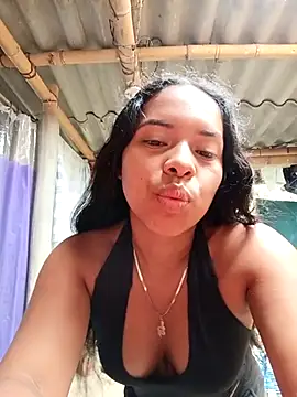 Snapshot of Amayavaldes chatting on November 2025 04:28:02 PM Amayavaldes online show from November 2025 04:28:02 PM