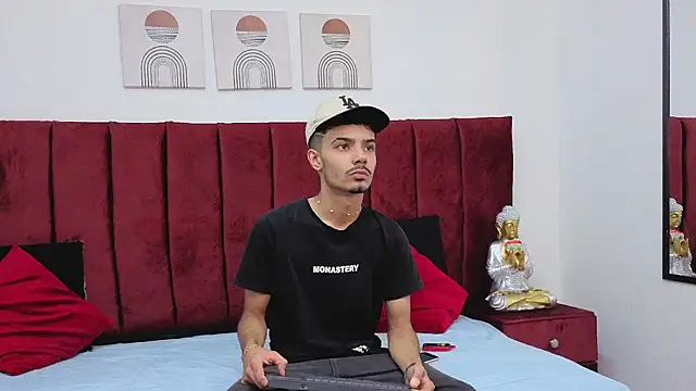 Timothe Evans online show from October 2025 08:39:01 PM