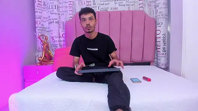 Timothe Evans online show from October 2025 09:15:02 PM