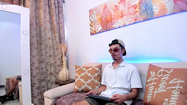 Timothe Evans online show from November 2025 07:36:02 PM