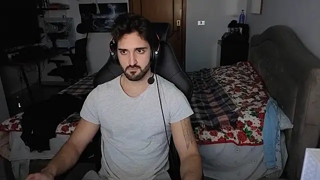 Al3xox02 online show from January 2026 08:56:01 PM