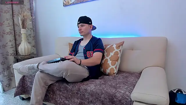 Leoo Miller online show from October 2025 08:30:02 PM