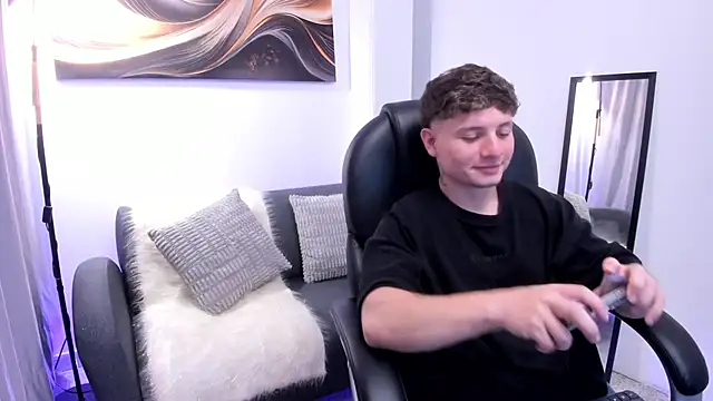 Leoo Miller online show from December 2025 04:18:02 AM