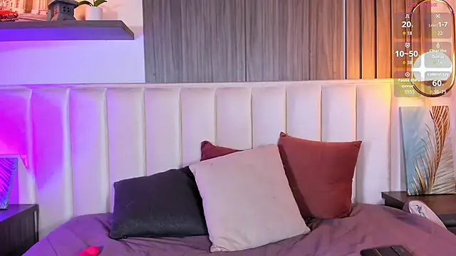 Snapshot of Yaramooun chatting on April 2026 12:39:02 PM Yaramooun online show from April 2026 12:39:02 PM