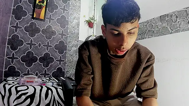 sexyboys cutex18 online show from February 2026 07:28:01 PM