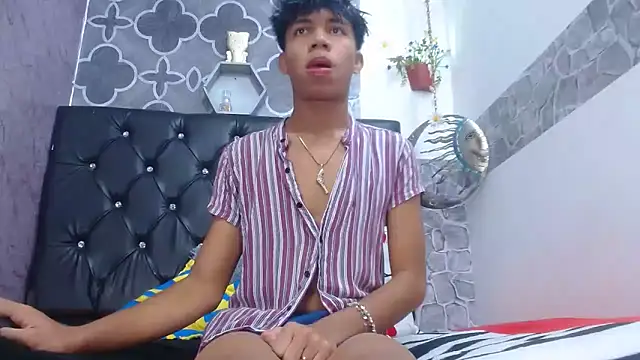 sexyboys cutex18 online show from April 2026 01:22:02 AM