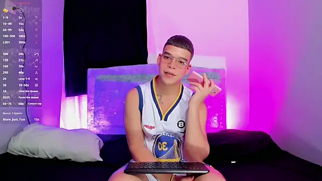 alex boyy online show from October 2025 11:09:02 AM