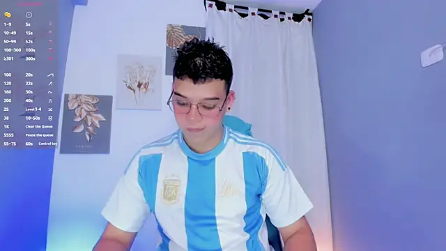 alex boyy online show from November 2025 10:42:02 PM