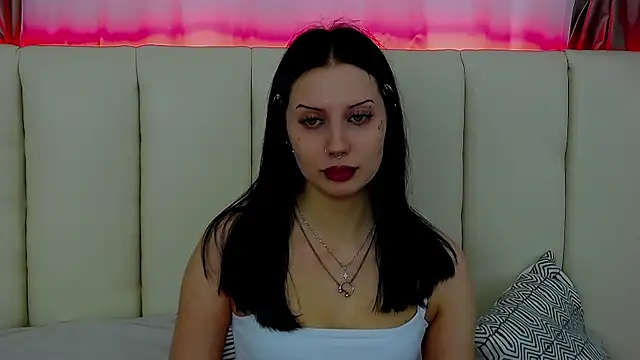 Snapshot of MaeAnna chatting on November 2025 05:21:02 AM MaeAnna online show from November 2025 05:21:02 AM