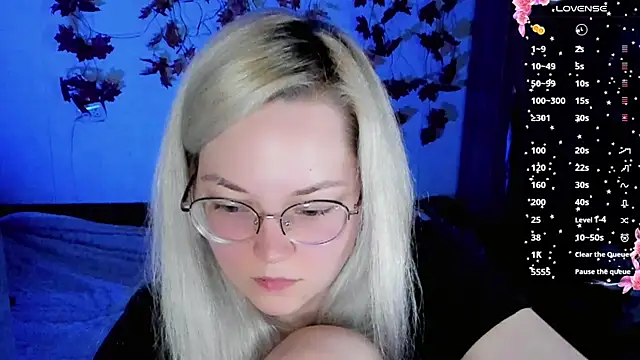 HoneyDazzle online show from November 2025 08:07:01 PM