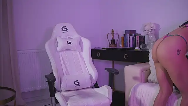 GiaInked online show from December 2025 12:17:01 AM