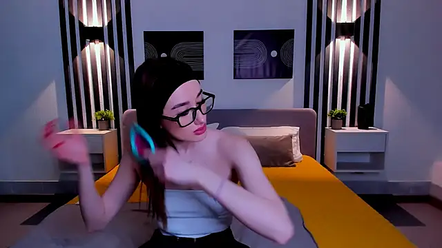 Olivia Grantt online show from November 2025 01:04:02 AM