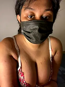 Monica  Bellucci   online show from November 2025 02:38:02 PM