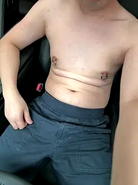 yichengm online show from November 2025 08:39:02 AM