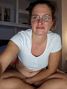 Snapshot of xcrazzycat chatting on February 2026 09:24:02 PM xcrazzycat online show from February 2026 09:24:02 PM