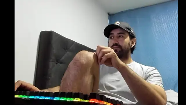 Snapshot of coolfriki chatting on January 2026 04:00:01 PM coolfriki online show from January 2026 04:00:01 PM