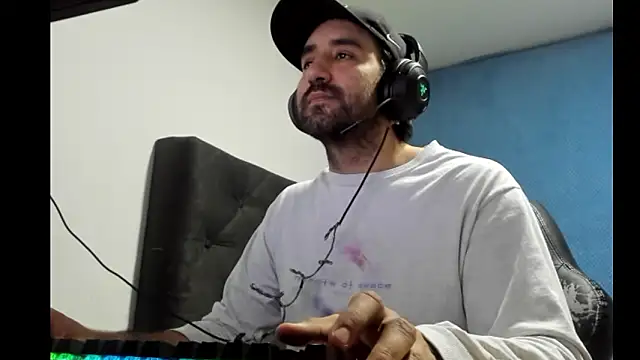 Snapshot of coolfriki chatting on February 2026 06:40:02 AM coolfriki online show from February 2026 06:40:02 AM