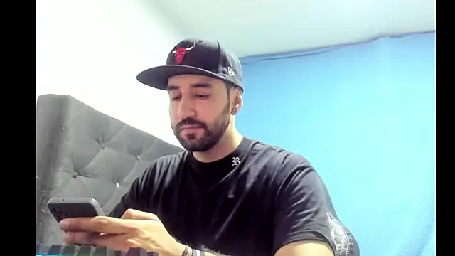 Snapshot of coolfriki chatting on February 2026 03:43:01 AM coolfriki online show from February 2026 03:43:01 AM