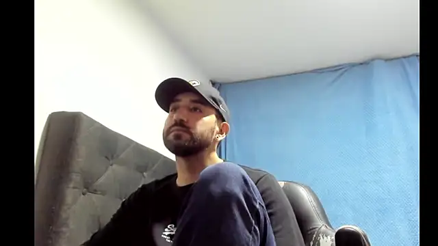 Snapshot of coolfriki chatting on February 2026 04:06:01 AM coolfriki online show from February 2026 04:06:01 AM