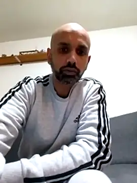 Snapshot of T1T012 chatting on January 2026 12:03:02 AM T1T012 online show from January 2026 12:03:02 AM