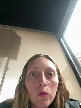 Mia dca online show from October 2025 07:24:02 PM