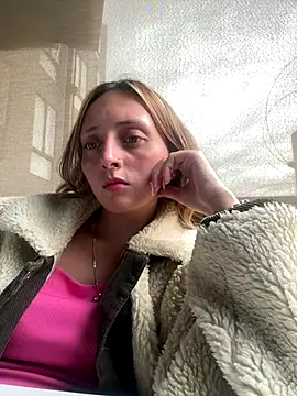 Mia dca online show from October 2025 04:52:01 PM