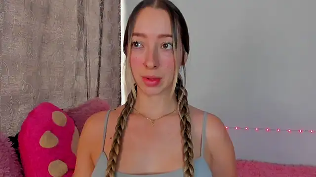 Sophia rouse online show from November 2025 05:20:01 PM