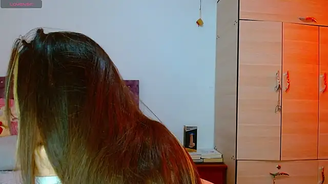 Hanssel tess online show from October 2025 04:08:01 PM