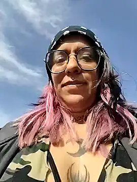 Abby 2-1 online show from November 2025 08:29:01 PM