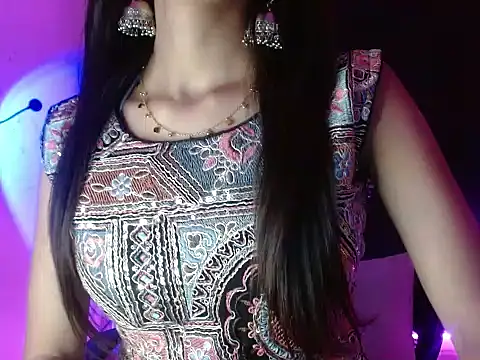 Roiseeee online show from April 2026 04:35:01 AM