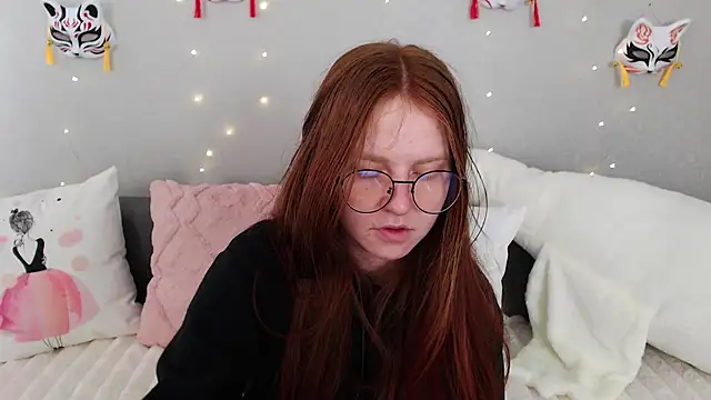 Snapshot of Evarey_ chatting on May 2026 04:31:01 AM Evarey online show from May 2026 04:31:01 AM