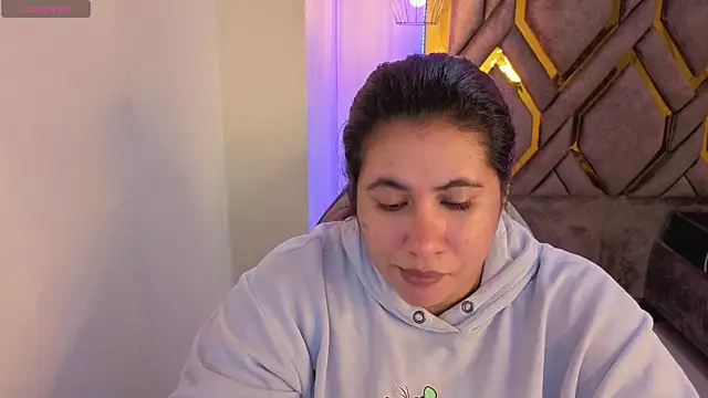 Addyy 02 online show from November 2025 01:59:02 AM