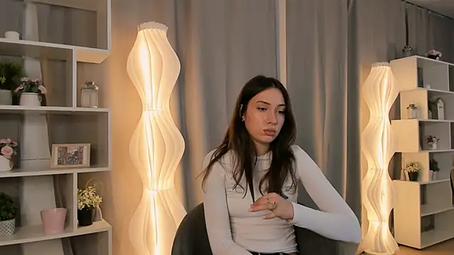 Snapshot of MissyHuf chatting on October 2025 08:23:02 AM MissyHuf online show from October 2025 08:23:02 AM