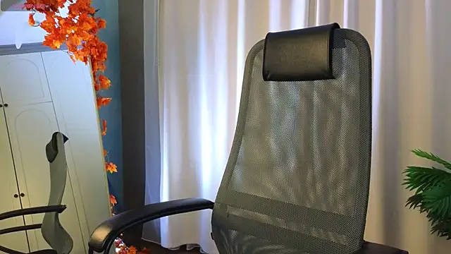 kitsun ne online show from November 2025 08:18:01 PM